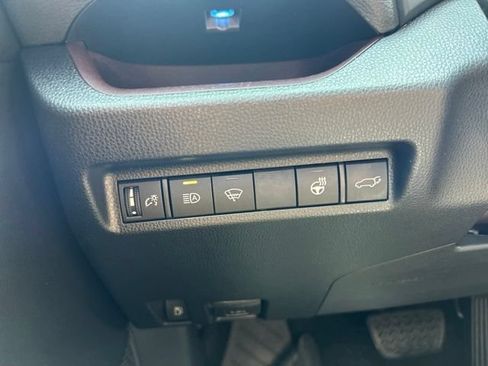 Used 2020 Toyota RAV4 Limited w/ Limited Grade Weather Package AWD/4WD image 28