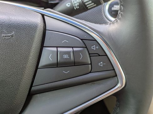 Used 2018 Cadillac XT5 AWD image 24