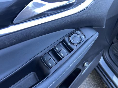 Used 2019 Buick Enclave Essence image 14