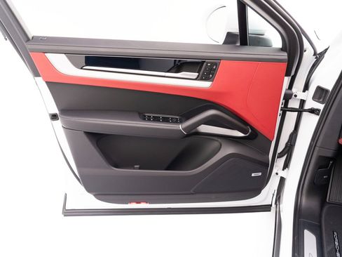 New 2026 Porsche Cayenne Coupe image 22