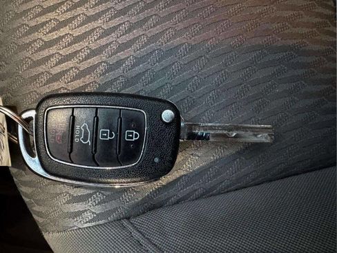 Used 2017 Hyundai Santa Fe Sport image 23