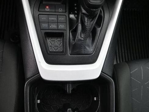 Used 2022 Toyota RAV4 XLE w/ Convenience Package AWD/4WD image 19