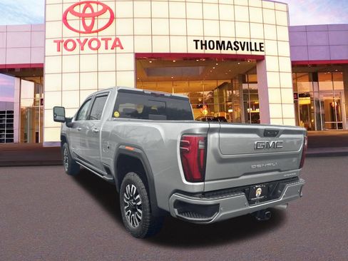 Used 2025 GMC Sierra 2500 Denali Ultimate image 7