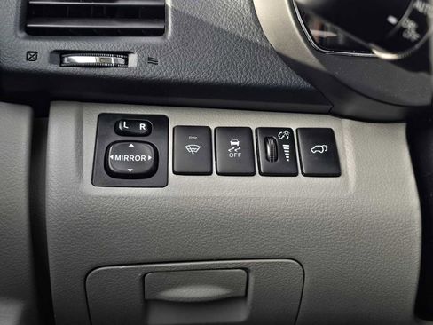 Used 2013 Toyota Highlander Limited image 30