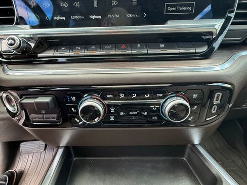 Used 2024 GMC Sierra 1500 SLT w/ SLT Premium Plus Package image 33