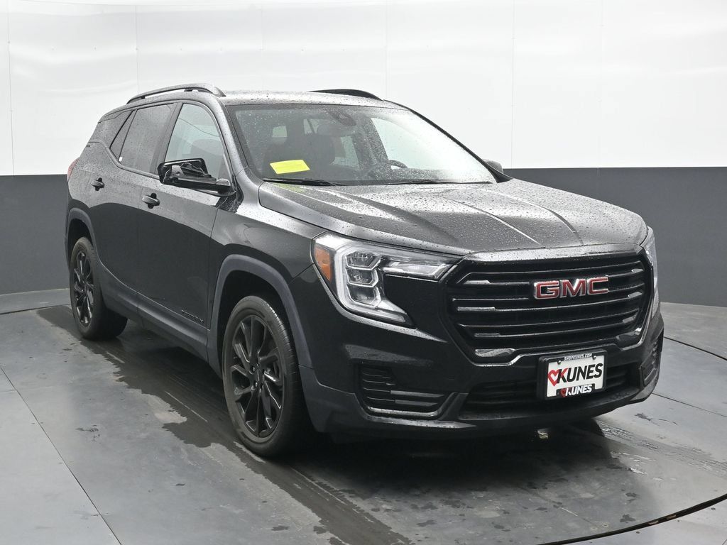 Used 2023 GMC Terrain SLE w/ Driver Convenience Package AWD/4WD image 5