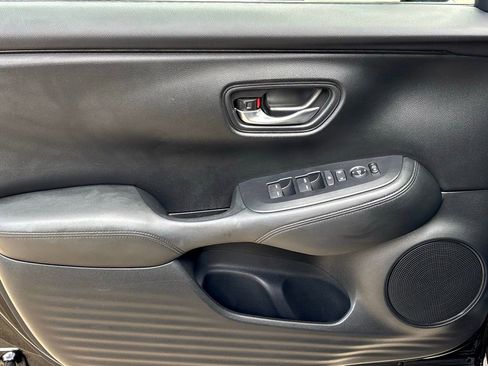 Used 2024 Honda HR-V LX image 11