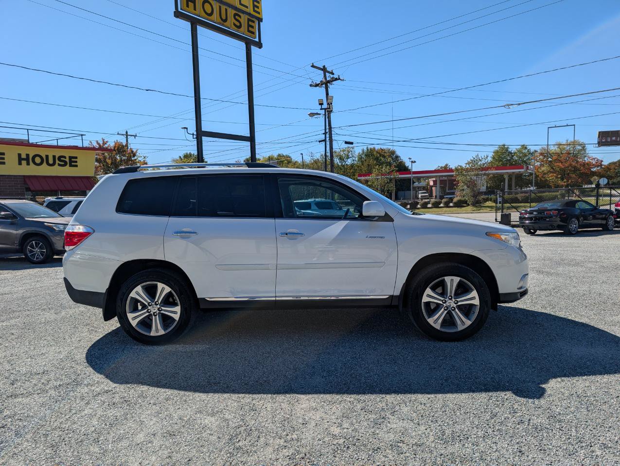 Used 2012 Toyota Highlander Limited w/ Tow Pkg AWD/4WD image 5