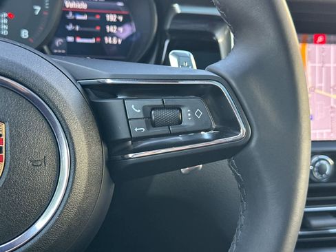 Certified 2025 Porsche Macan image 27