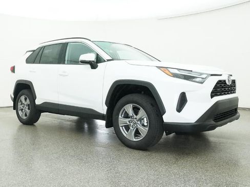 New 2025 Toyota RAV4 XLE image 21