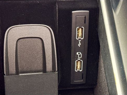 Used 2017 Mercedes-Benz SL 550 image 18