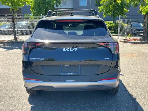 Certified 2026 Kia Sportage EX w/ EX Panoramic Sunroof Package AWD/4WD image 8