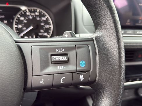 Used 2024 Nissan Rogue SV image 12