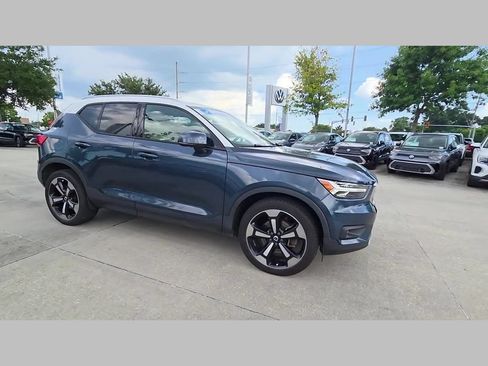 Used 2021 Volvo XC40 T5 Momentum w/ Premium Package AWD/4WD image 38