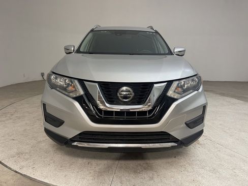 Used 2019 Nissan Rogue SV image 3