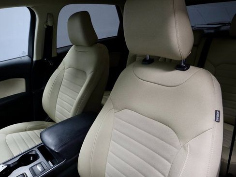 Certified 2022 Ford Edge SE image 26