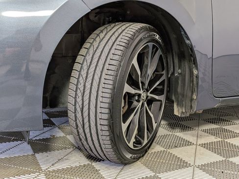 Used 2019 Toyota Corolla SE w/ Carpet Mat Package (TMS) FWD image 10