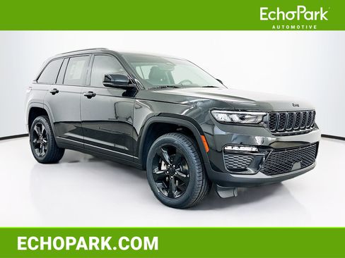 Used 2023 Jeep Grand Cherokee Limited w/ Black Appearance Package AWD/4WD image 1