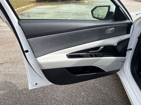 New 2026 Hyundai Elantra Limited image 10