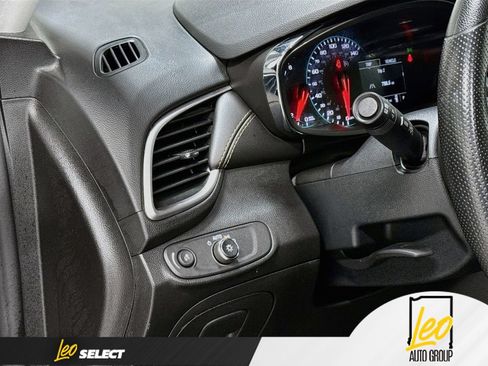 Used 2021 Chevrolet Trax LT AWD/4WD image 13