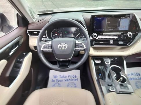 Used 2021 Toyota Highlander Limited AWD/4WD image 29
