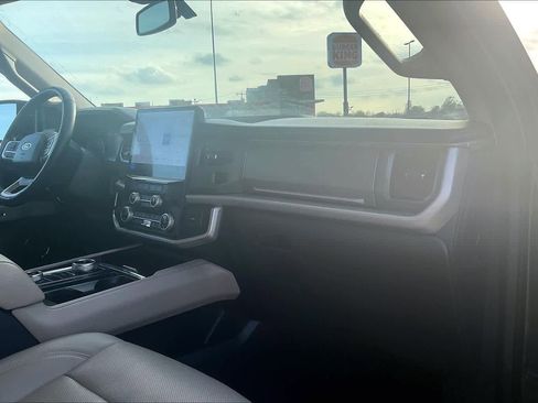 Used 2024 Ford Expedition Max XLT image 22