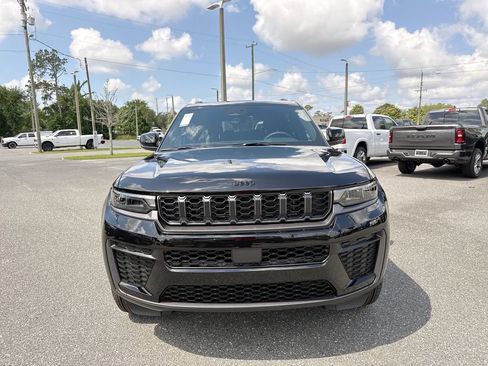 New 2026 Jeep Grand Cherokee L 4WD image 9