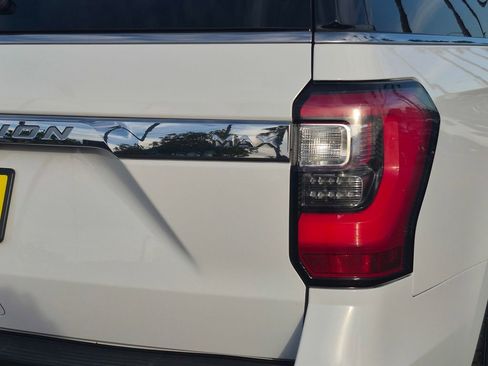 Used 2021 Ford Expedition Max Limited image 12