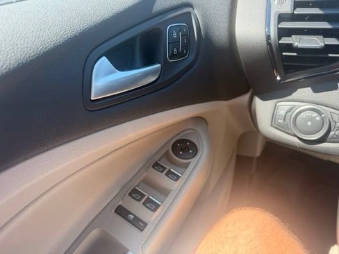 Used 2017 Ford Escape Titanium AWD/4WD image 10