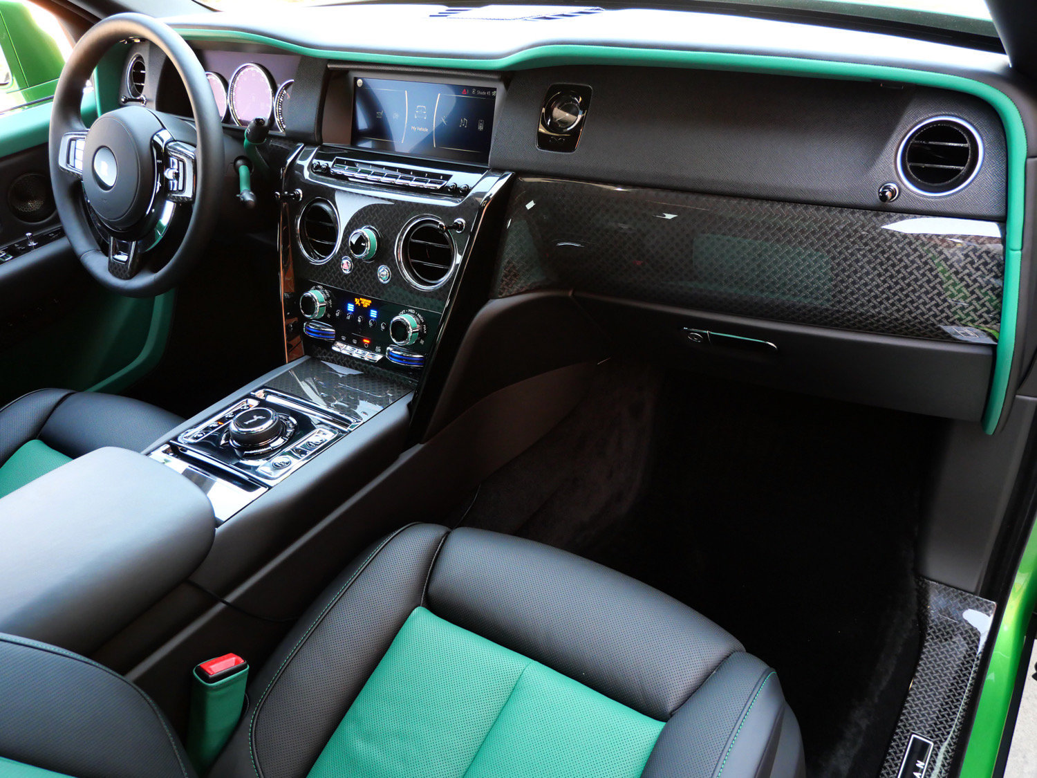 Certified 2023 Rolls-Royce Cullinan Black Badge w/ Leather Finishing Pack AWD/4WD image 17