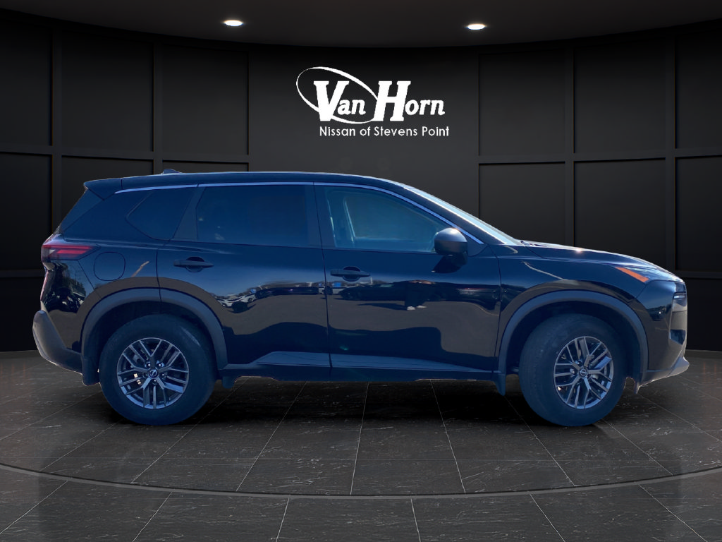 Used 2023 Nissan Rogue S FWD image 2