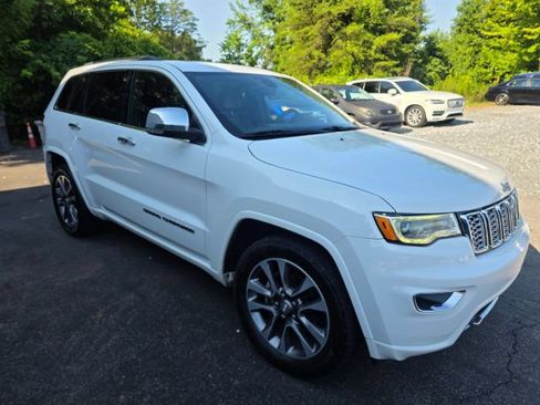 Used 2017 Jeep Grand Cherokee Overland RWD image 3