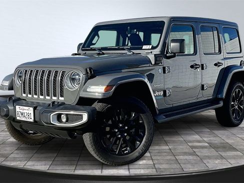 Used 2021 Jeep Wrangler Unlimited Sahara w/ Cold Weather Group image 13