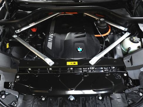 Used 2024 BMW X5 xDrive50e w/ Premium Package image 10