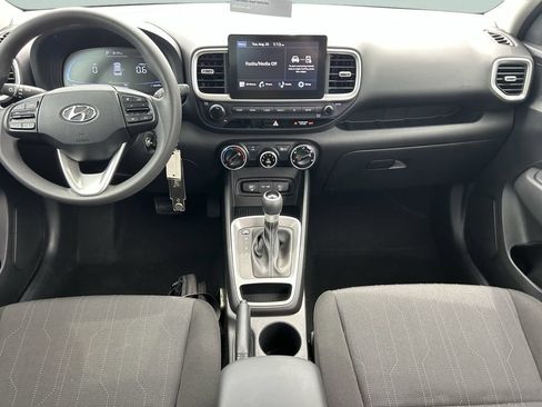 Certified 2024 Hyundai Venue SE FWD image 19