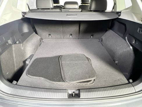 Used 2022 Volkswagen Tiguan SE image 25