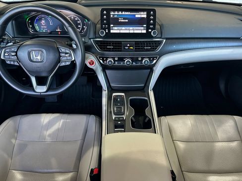 Used 2019 Honda Accord Touring image 12