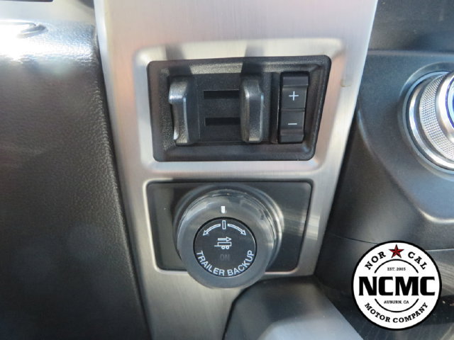 Used 2020 Ford F350 Platinum w/ FX4 Off-Road Package AWD/4WD image 37