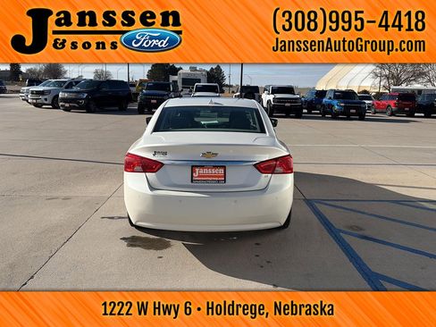 Used 2014 Chevrolet Impala LT w/ Convenience Package image 7