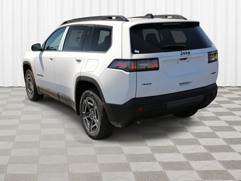 Used 2026 Jeep Cherokee Laredo AWD/4WD image 32