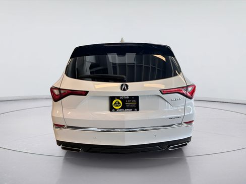 Used 2023 Acura MDX SH-AWD w/ Technology Package image 3