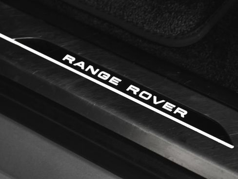 Used 2024 Land Rover Range Rover Long Wheelbase SE AWD/4WD image 13