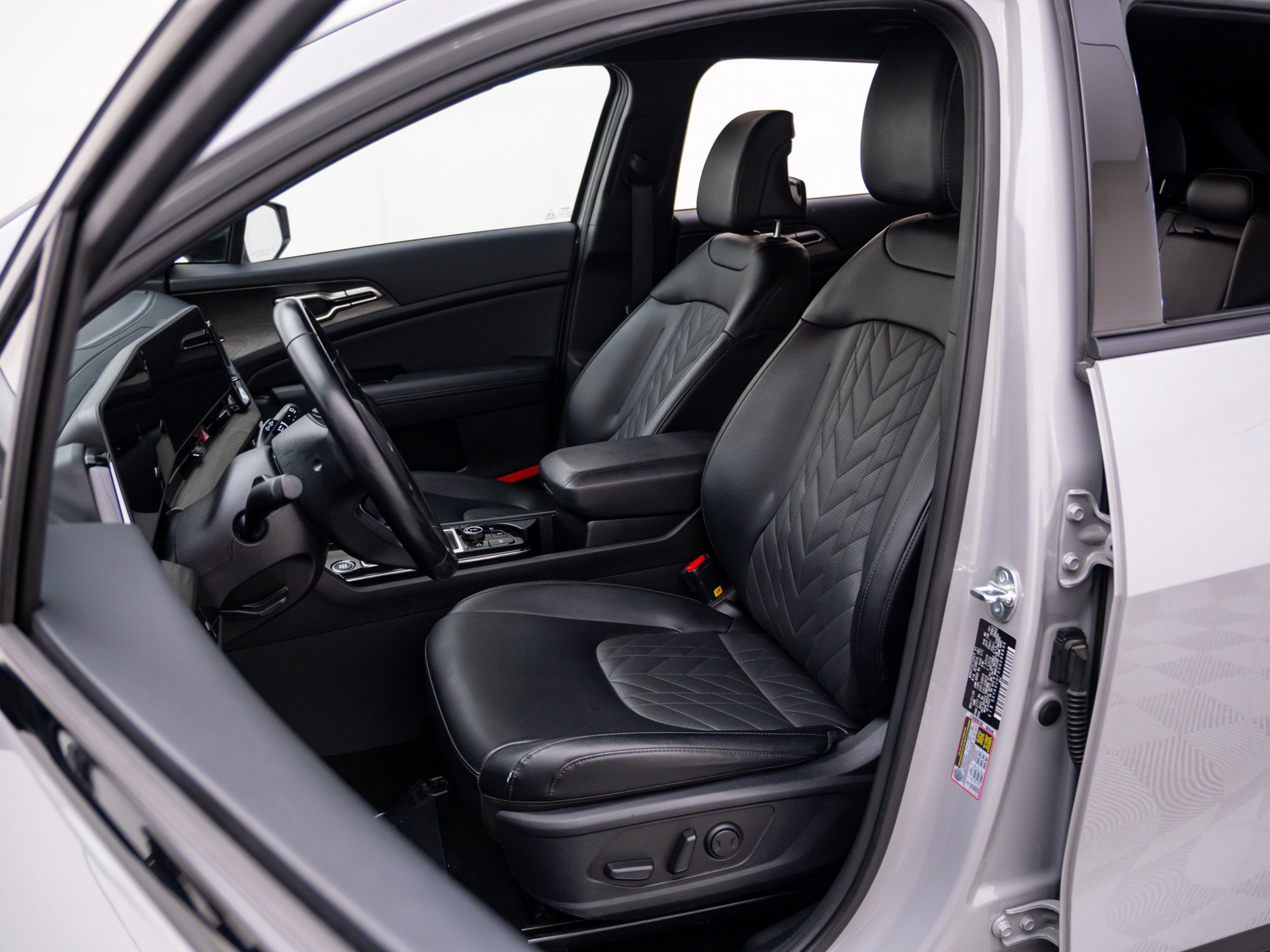 Used 2025 Kia Sportage X-Line AWD/4WD image 16