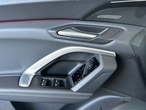 Certified 2025 Audi Q5 Premium Plus w/ Premium Plus image 11