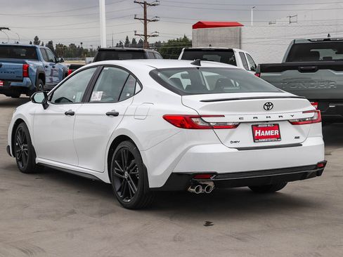 New 2026 Toyota Camry Hybrid FWD image 5