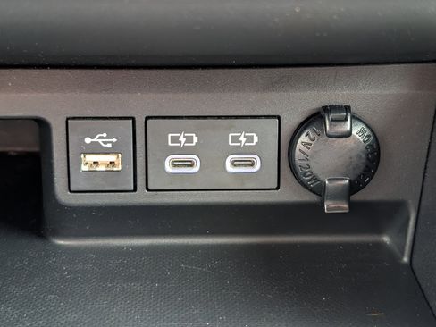 Used 2023 Toyota Highlander LE image 18