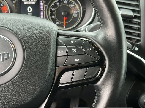 Used 2021 Jeep Cherokee Latitude Plus image 16