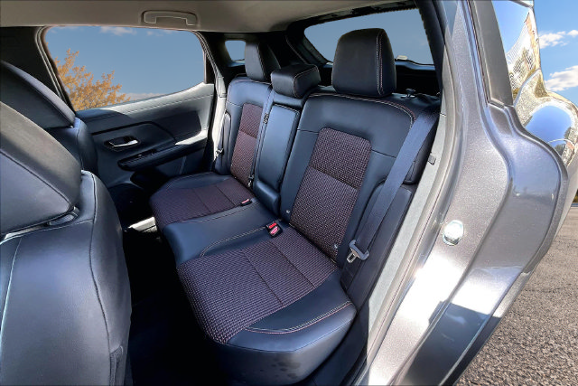 Certified 2026 Nissan Kicks SR FWD image 21