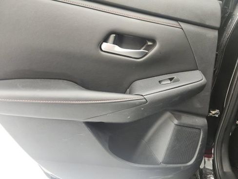 Used 2024 Nissan Sentra SR w/ SR Premium Package FWD image 9