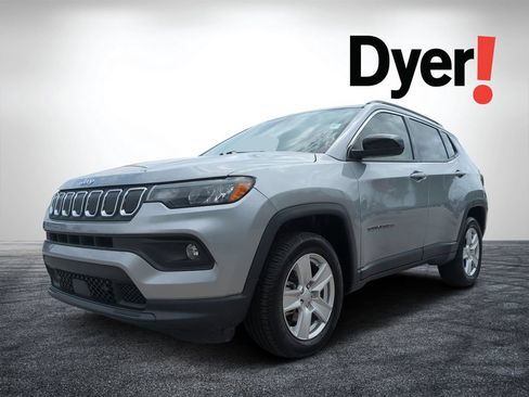 Used 2022 Jeep Compass Latitude w/ Convenience Group AWD/4WD image 8